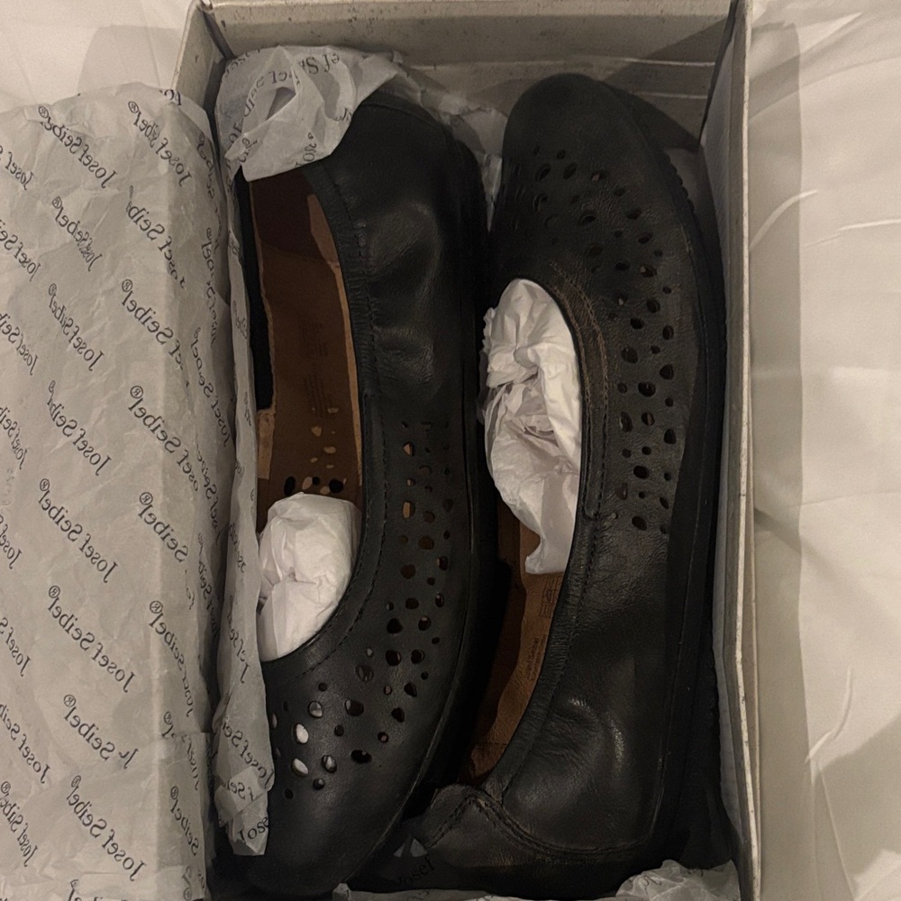 Josef Seibel Black Leather Flats